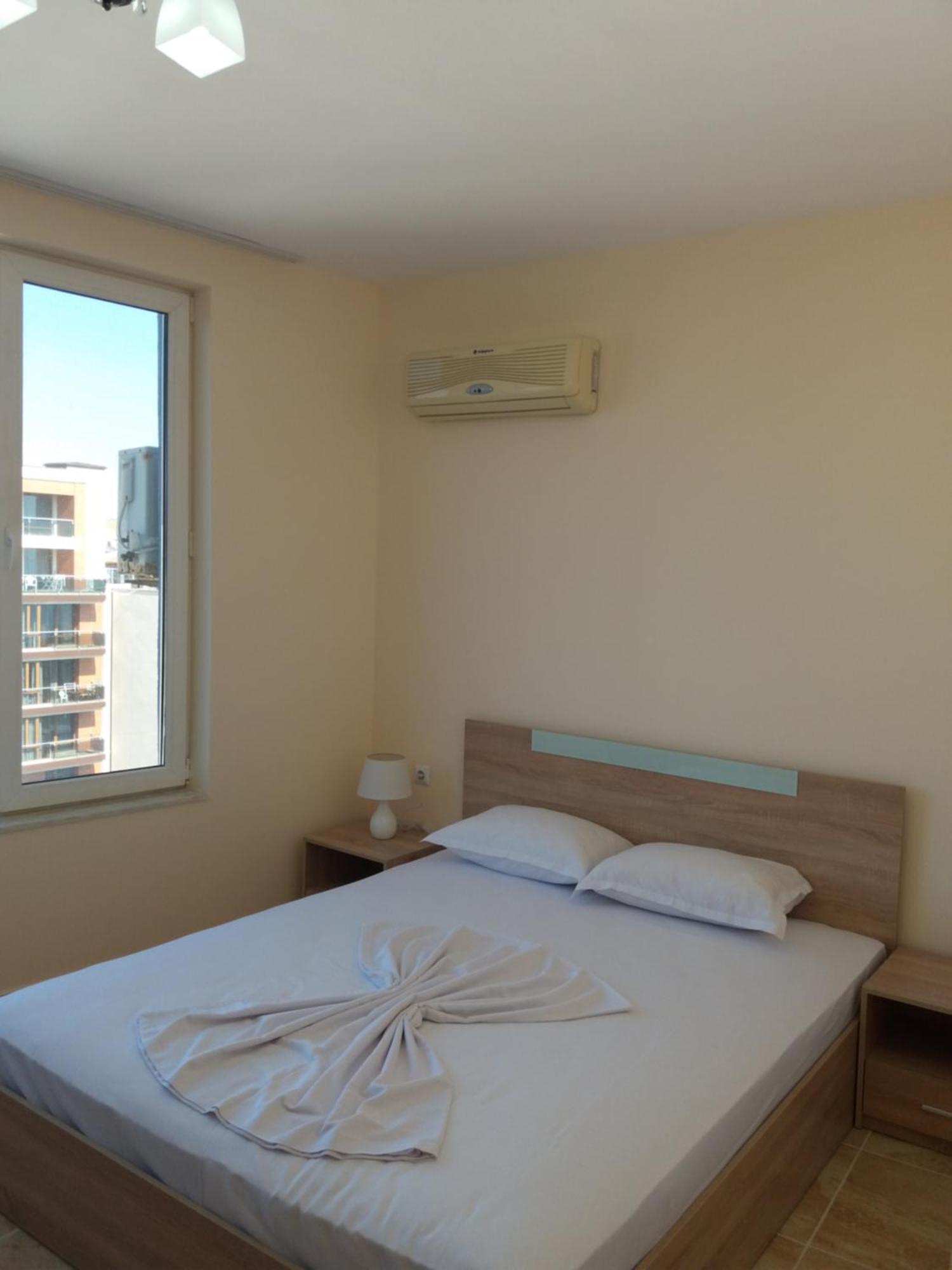 Golden Sea View Apartments Поморіє Екстер'єр фото