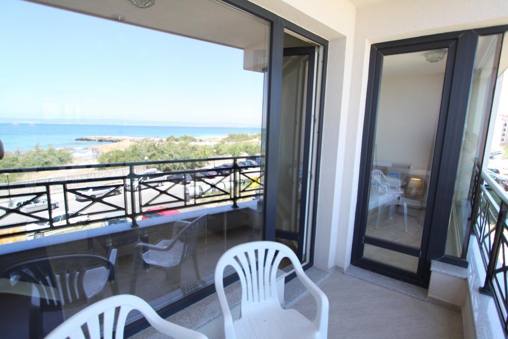 Golden Sea View Apartments Поморіє Екстер'єр фото