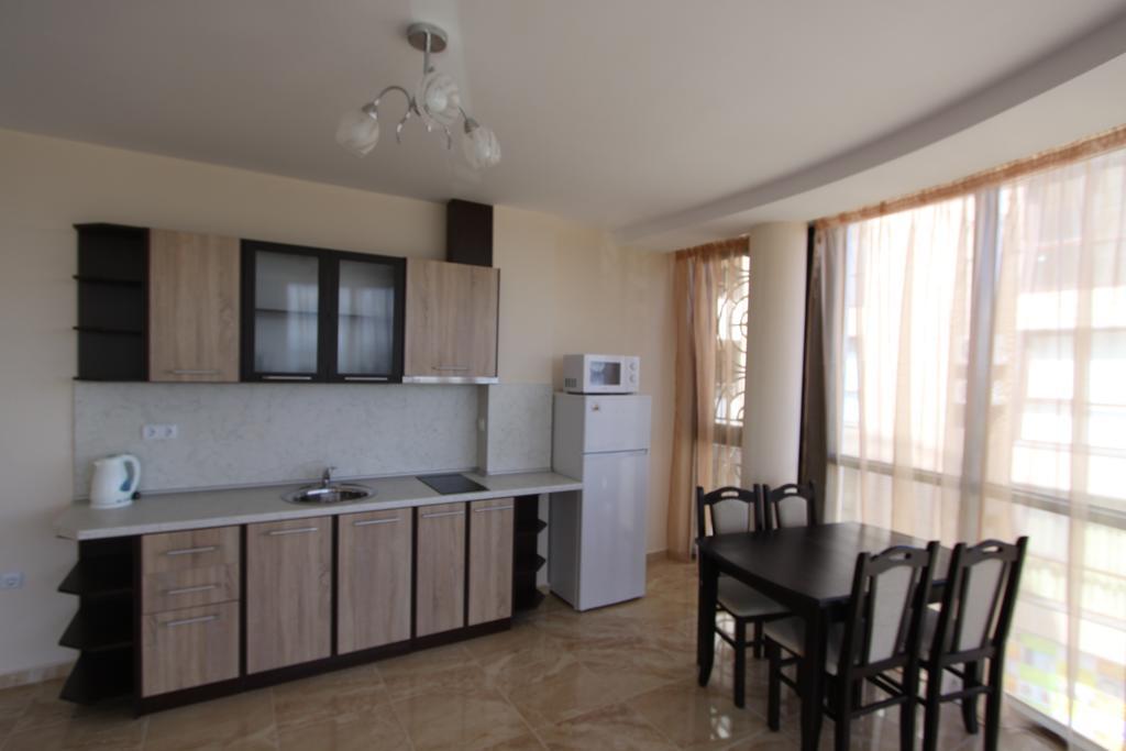 Golden Sea View Apartments Поморіє Екстер'єр фото