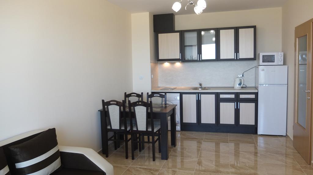Golden Sea View Apartments Поморіє Екстер'єр фото