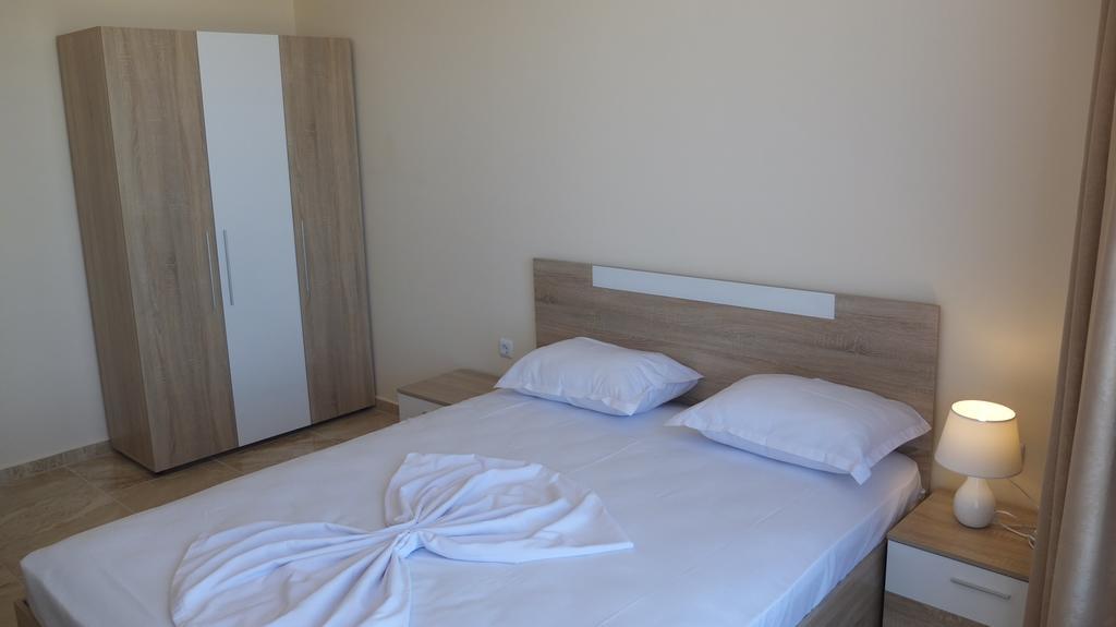 Golden Sea View Apartments Поморіє Екстер'єр фото