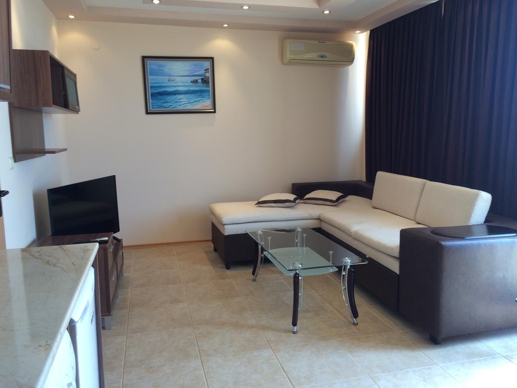 Golden Sea View Apartments Поморіє Екстер'єр фото