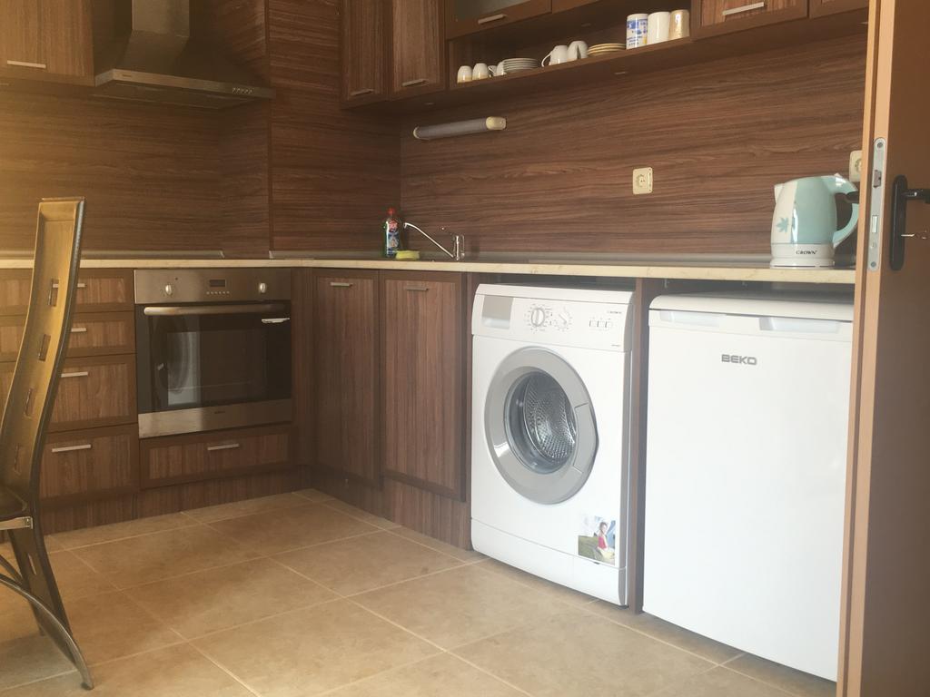 Golden Sea View Apartments Поморіє Екстер'єр фото